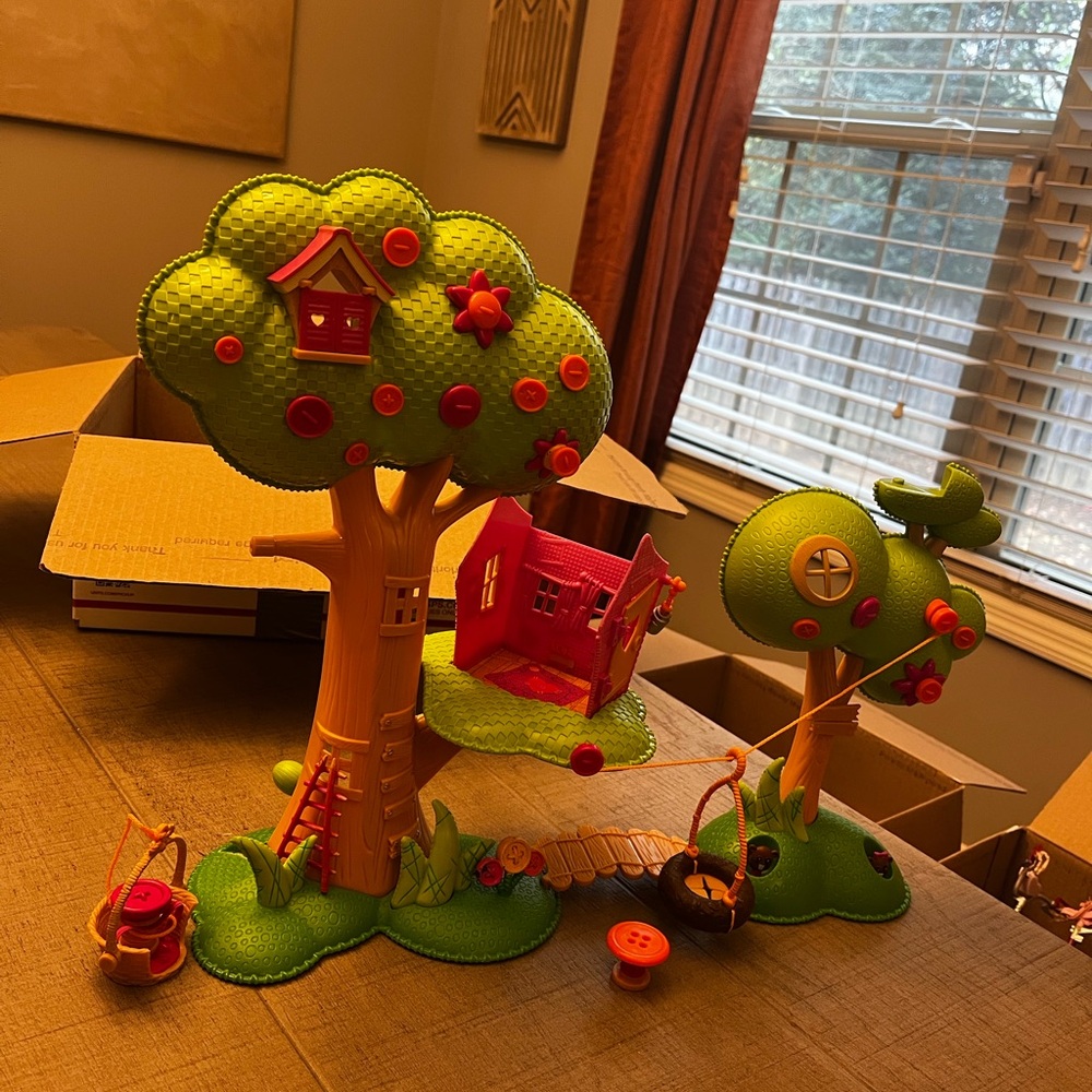 Lalaloopsie Treehouse Playset